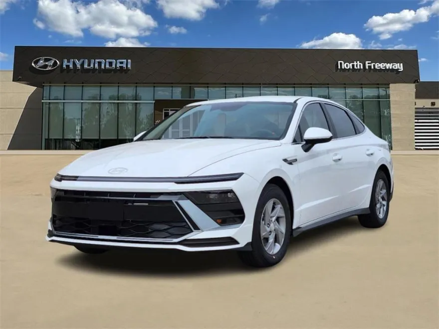2025 Hyundai Sonata SE photo 1