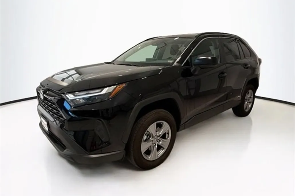 2025 Toyota RAV4 Hybrid LE photo 1