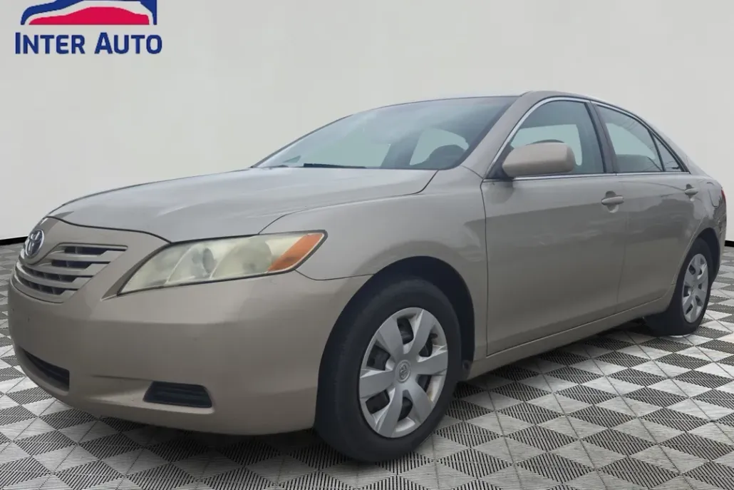 2007 Toyota Camry LE photo 1