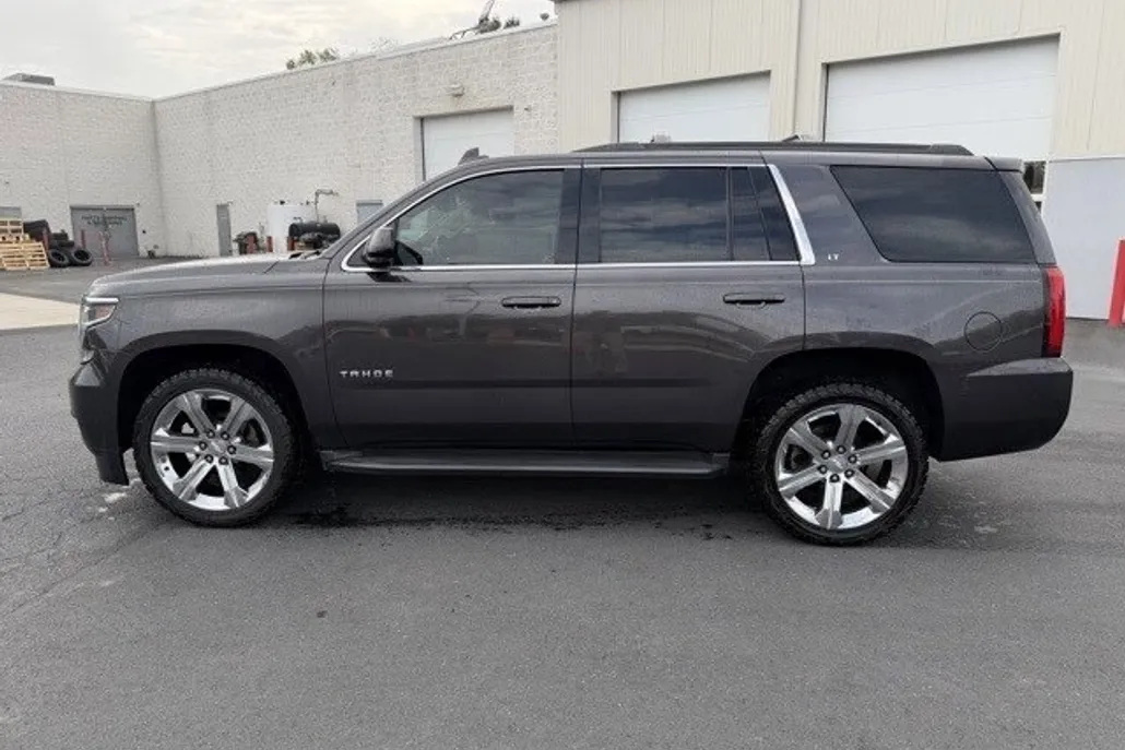 2016 Chevrolet Tahoe LT photo 1