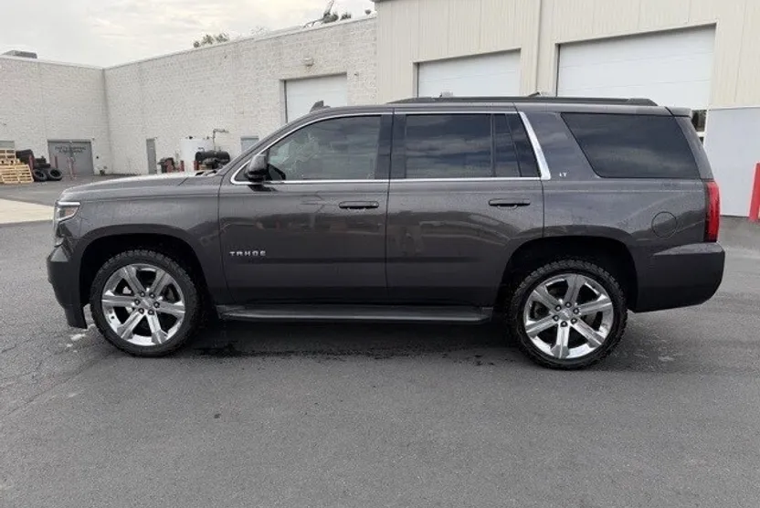 2016 Chevrolet Tahoe LT photo 1