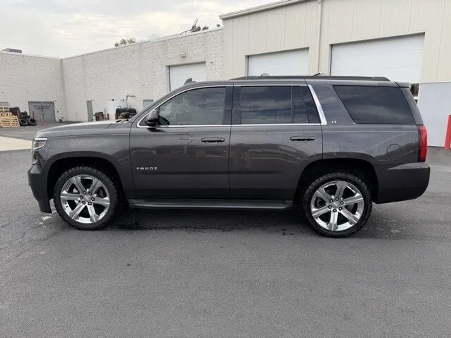 2016 Chevrolet Tahoe LT photo 1