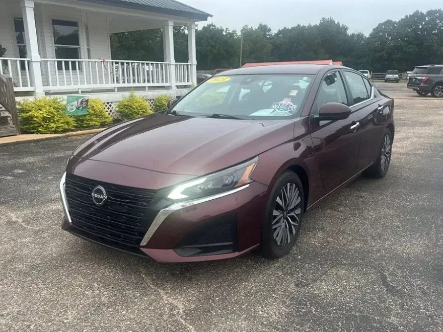 2023 Nissan Altima SV photo 1