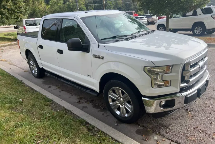 2016 Ford F-150 XLT photo 1