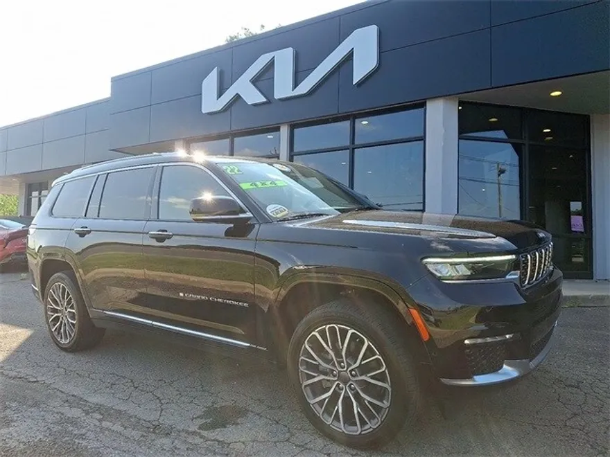 2022 Jeep Grand Cherokee L Summit Reserve photo 1