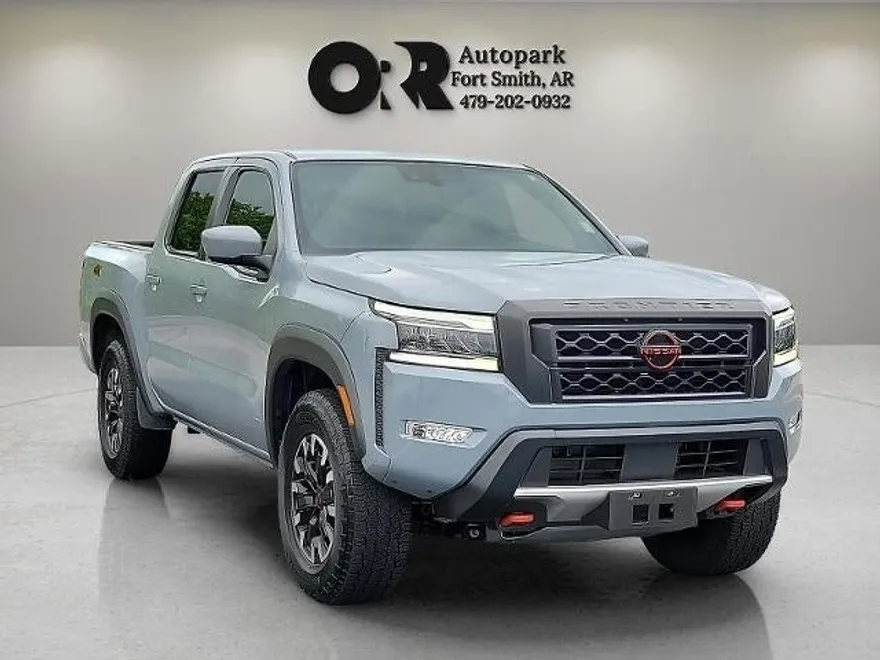 2024 Nissan Frontier Crew Cab PRO-4X photo 1
