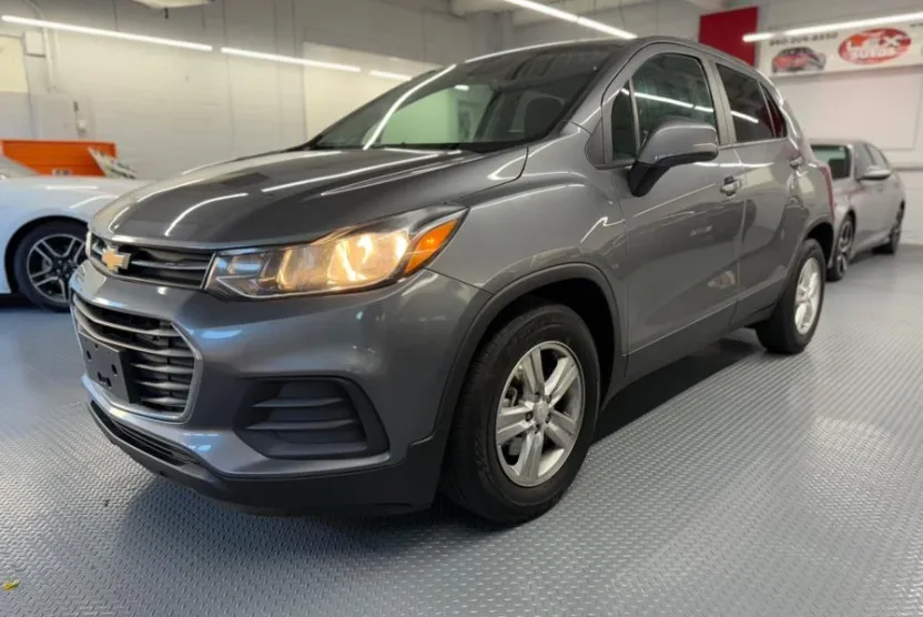 2020 Chevrolet Trax LS photo 1