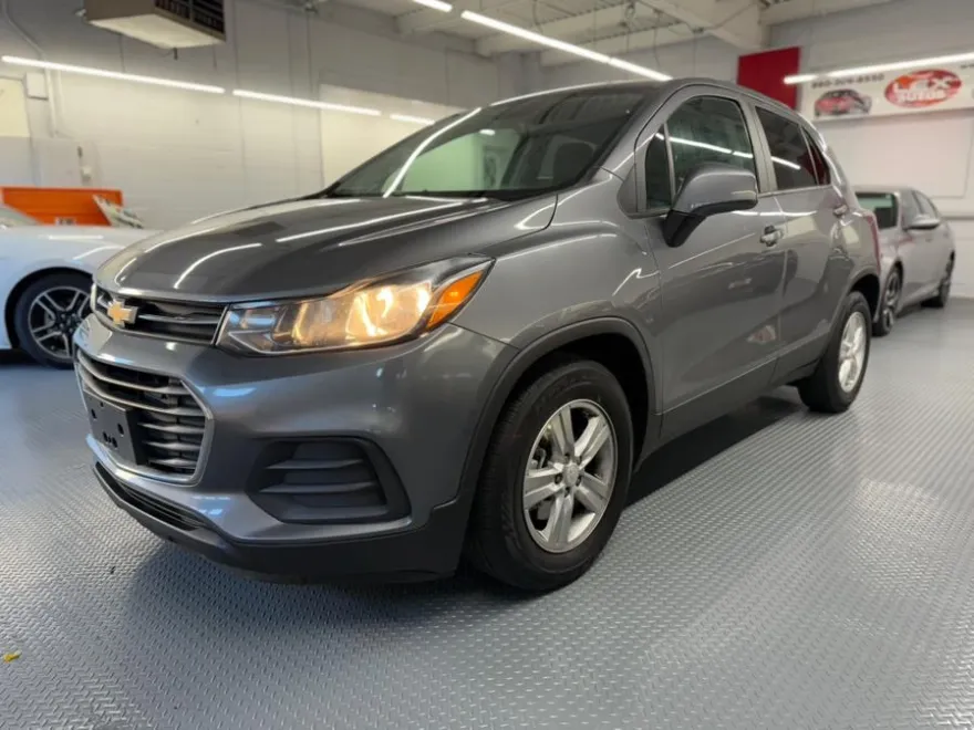 2020 Chevrolet Trax LS photo 1
