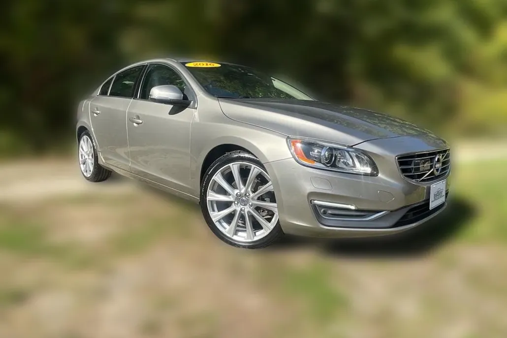 2016 Volvo S60 T5 Drive-E Inscription Platinum photo 1