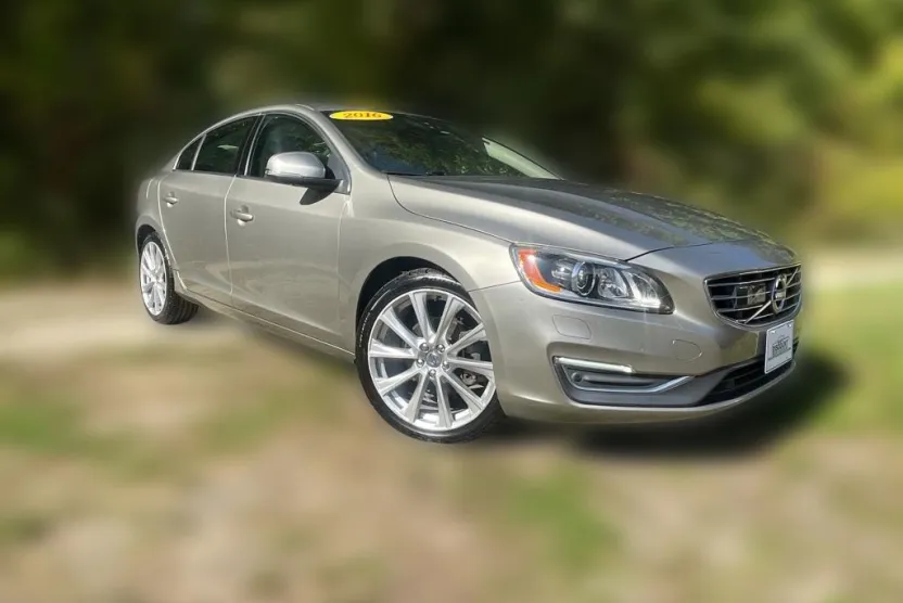 2016 Volvo S60 T5 Drive-E Inscription Platinum photo 1
