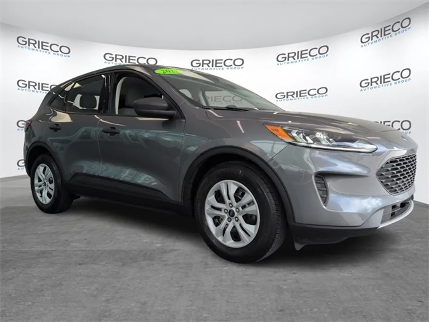 2022 Ford Escape S photo 1