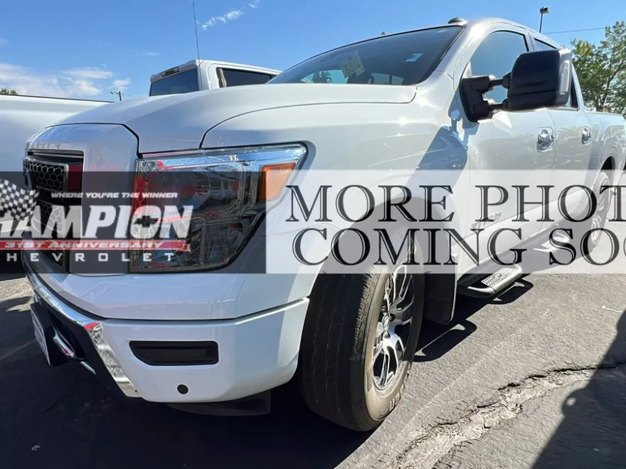 2021 Nissan Titan SV photo 1