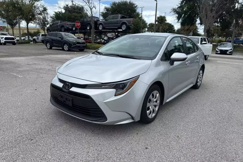 2024 Toyota Corolla LE photo 1