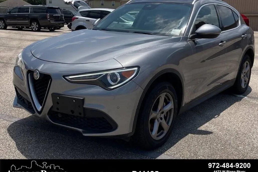 2021 Alfa Romeo Stelvio Sport Base photo 1