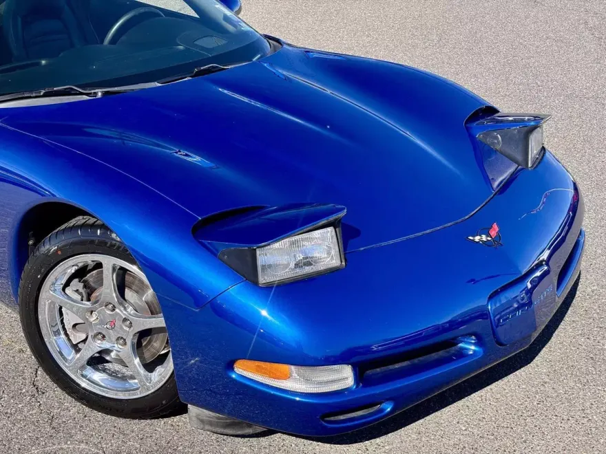 2002 Chevrolet Corvette Base photo 2