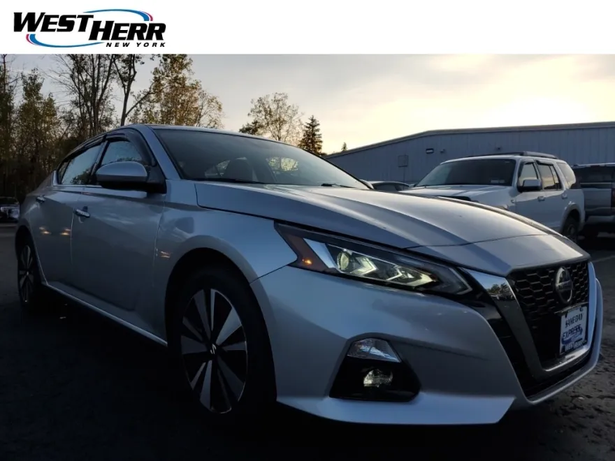 2022 Nissan Altima 2.5 SL photo 1