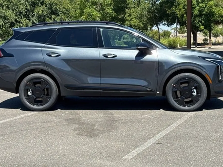 2026 Kia Sportage Hybrid Base photo 1