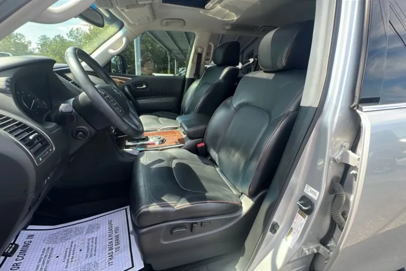 2017 Nissan Armada Platinum photo 1
