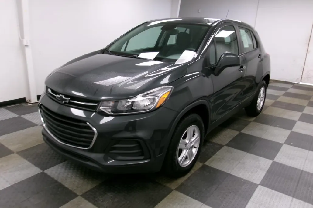 2020 Chevrolet Trax LS photo 1