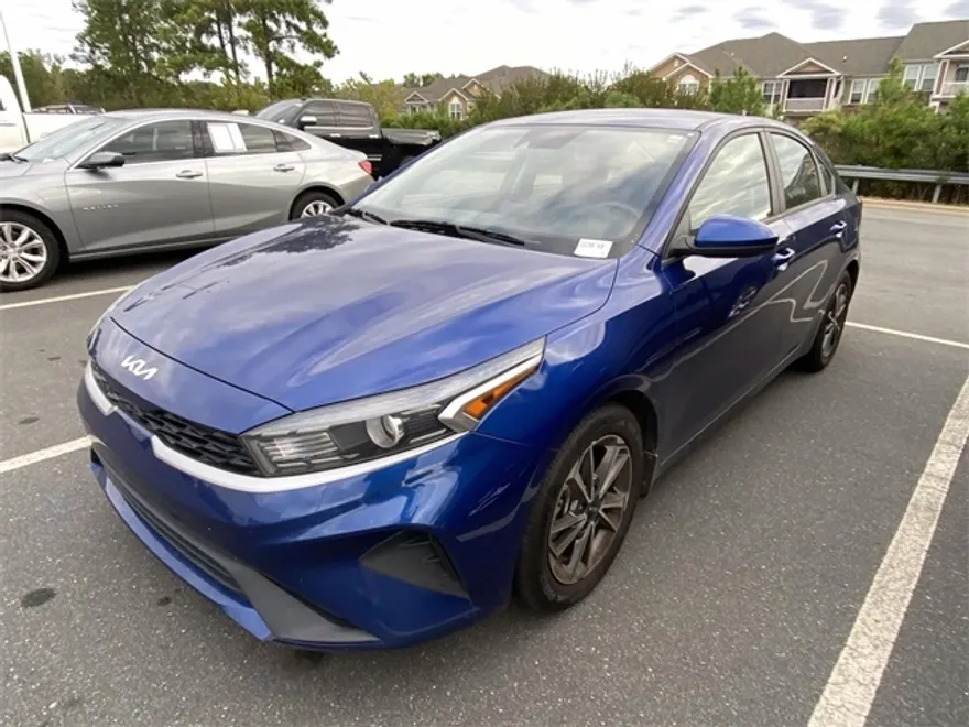 2022 Kia Forte FE LXS photo 1