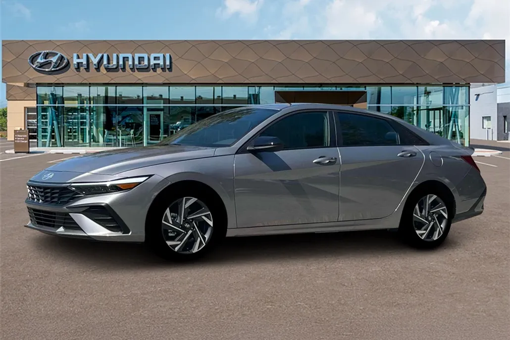 2025 Hyundai Elantra SEL Sport photo 1