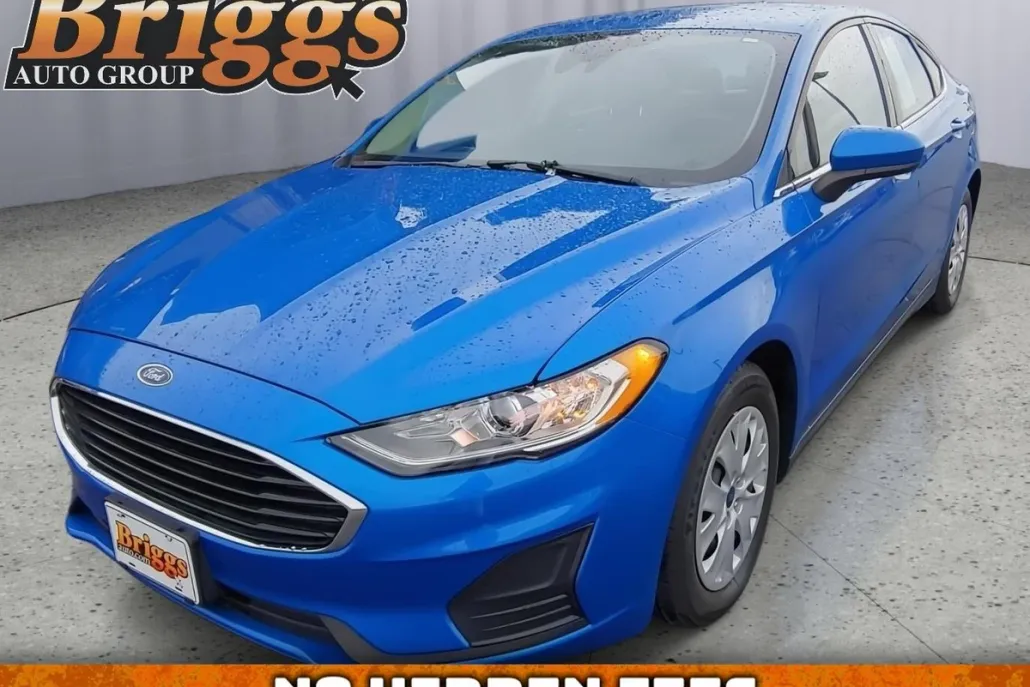 2020 Ford Fusion S photo 1