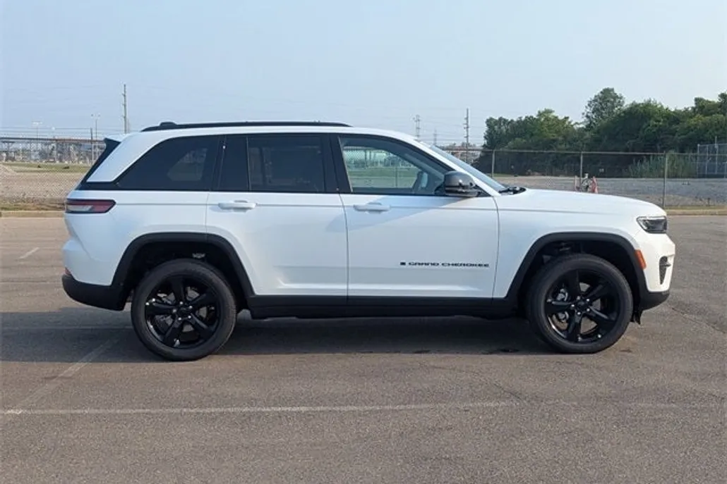 2025 Jeep Grand Cherokee Altitude X photo 1