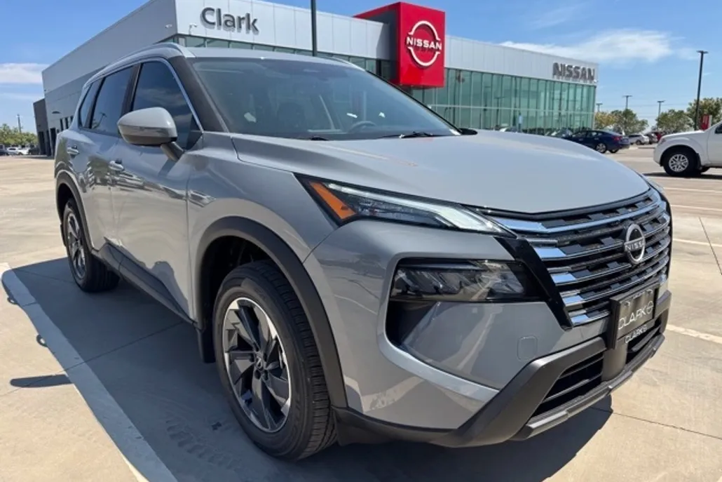 2026 Nissan Rogue SV photo 1