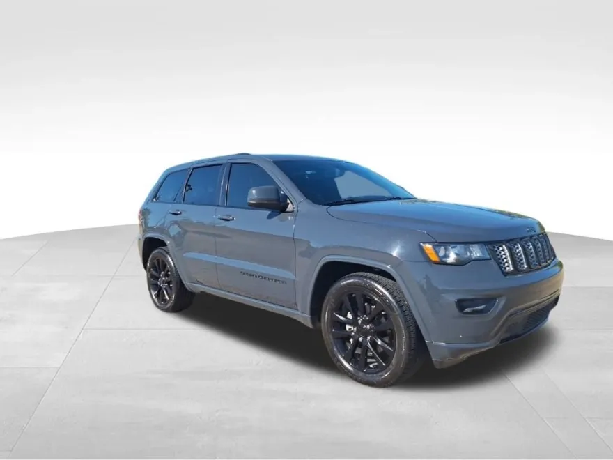 2018 Jeep Grand Cherokee Altitude photo 1