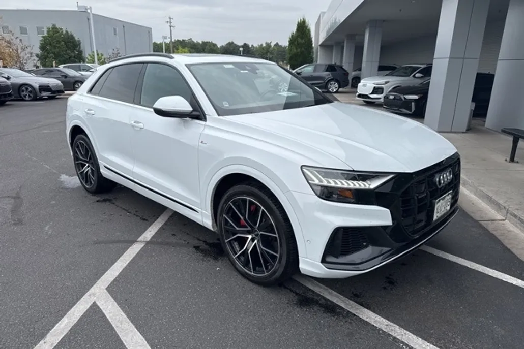 2021 Audi Q8 55 Premium Plus photo 1