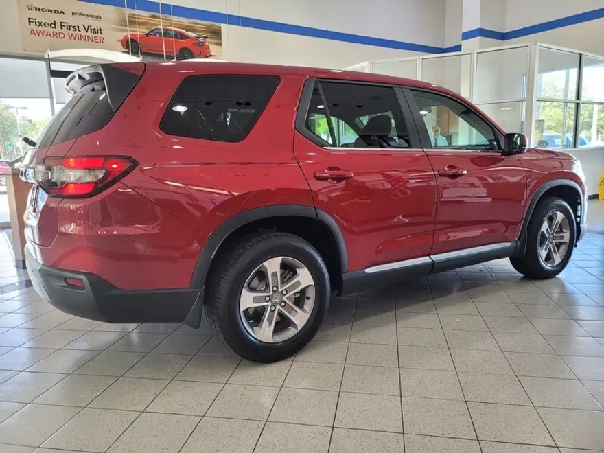 2025 Honda Pilot EX-L photo 1