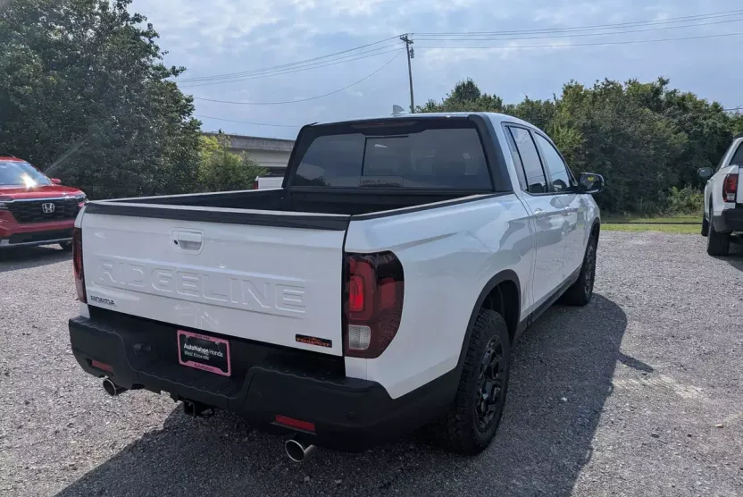 2025 Honda Ridgeline TrailSport photo 1