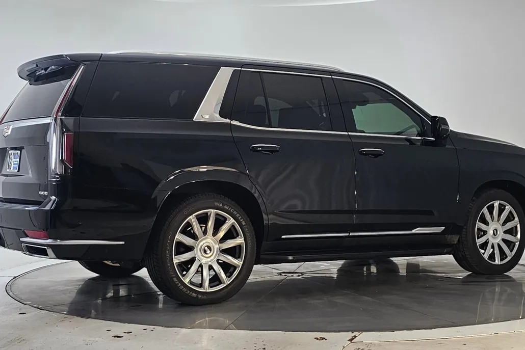 2022 Cadillac Escalade Premium Luxury Platinum photo 1