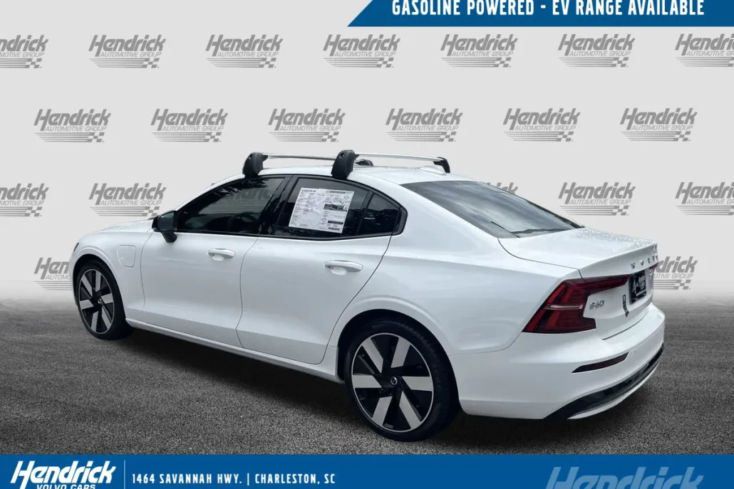 2024 Volvo S60 T8 Core photo 1