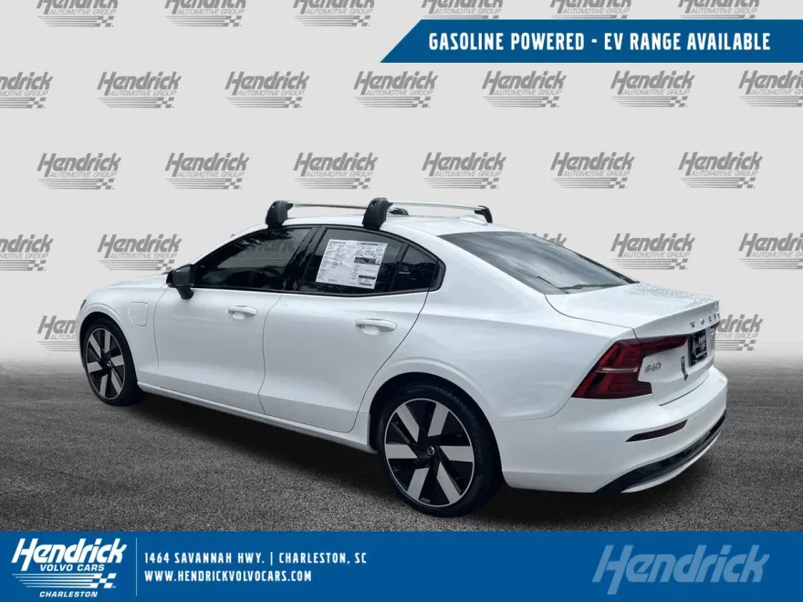 2024 Volvo S60 T8 Core photo 1