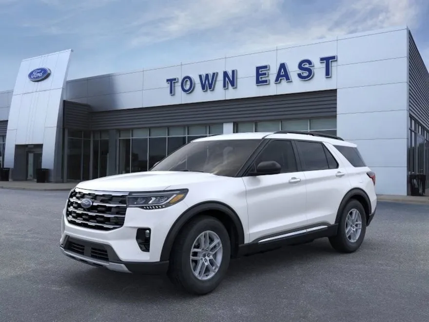 2025 Ford Explorer photo 1