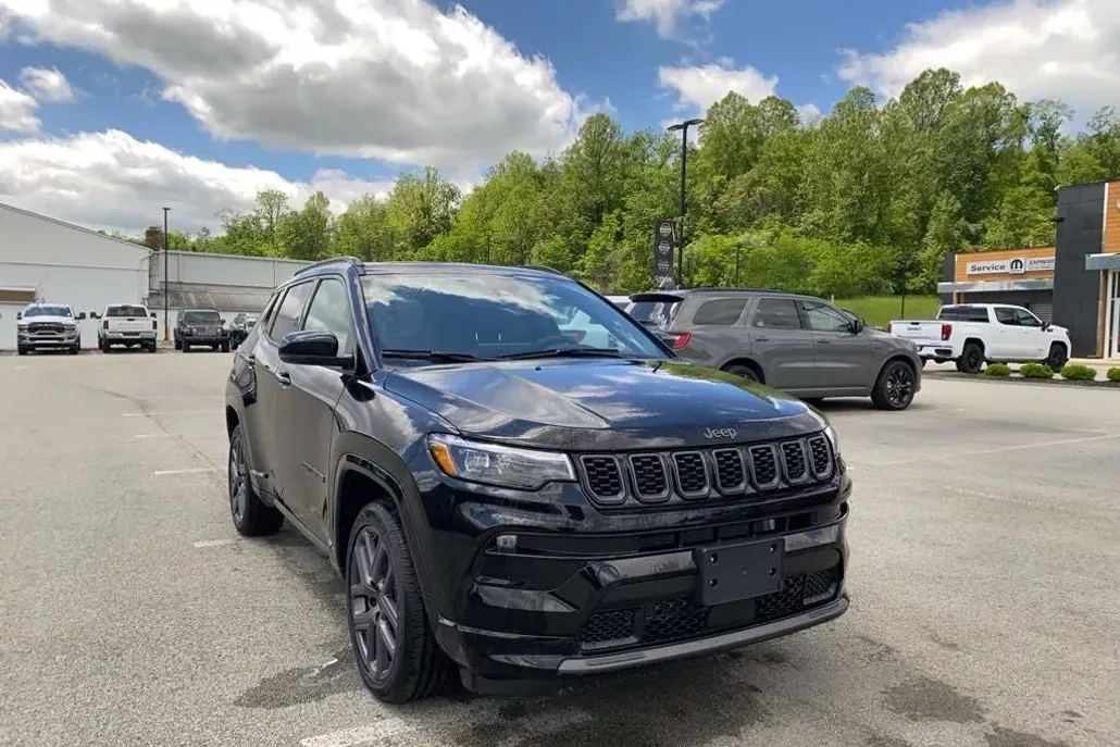 2025 Jeep Compass Limited photo 1