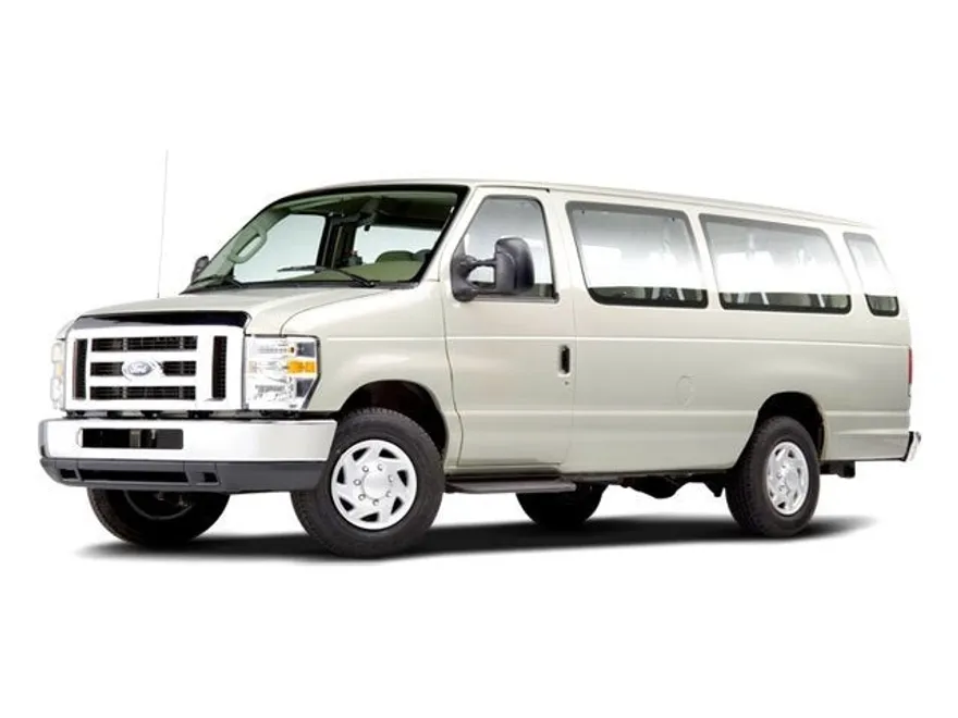 2008 Ford E-350 photo 1