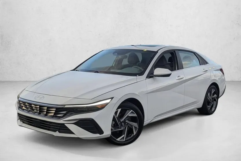 2024 Hyundai Elantra SEL Convenience photo 1