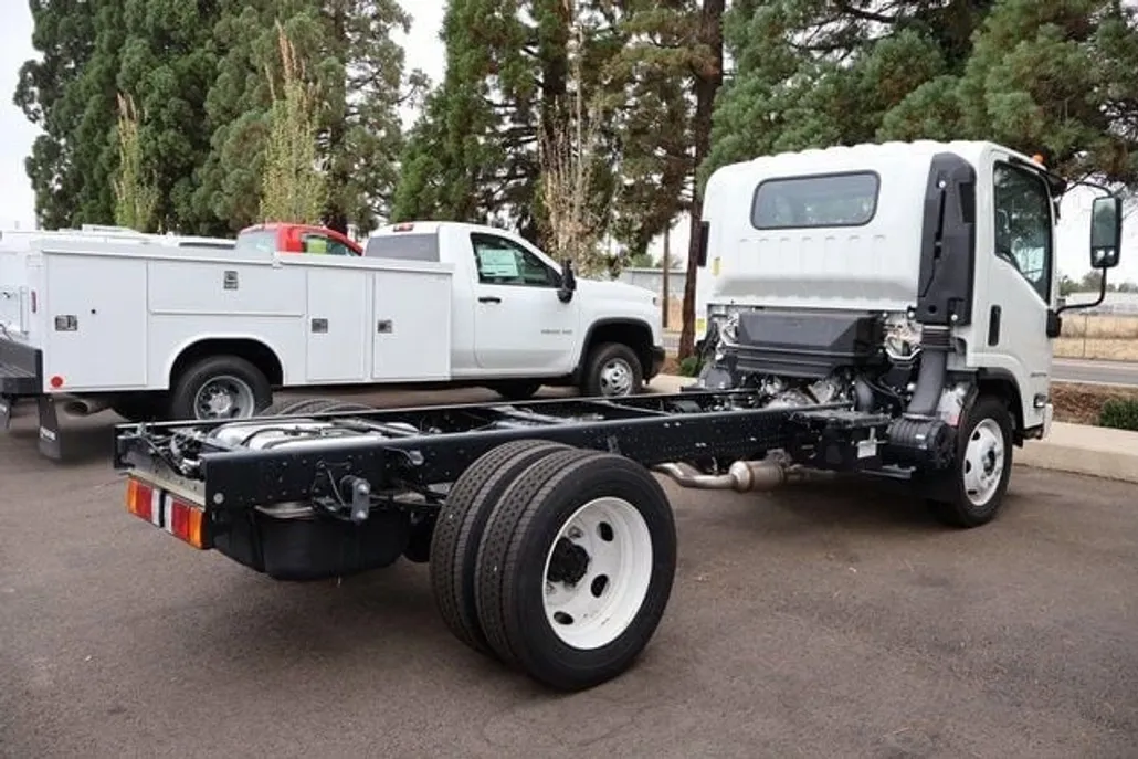 2025 Chevrolet Silverado 4500HD photo 1