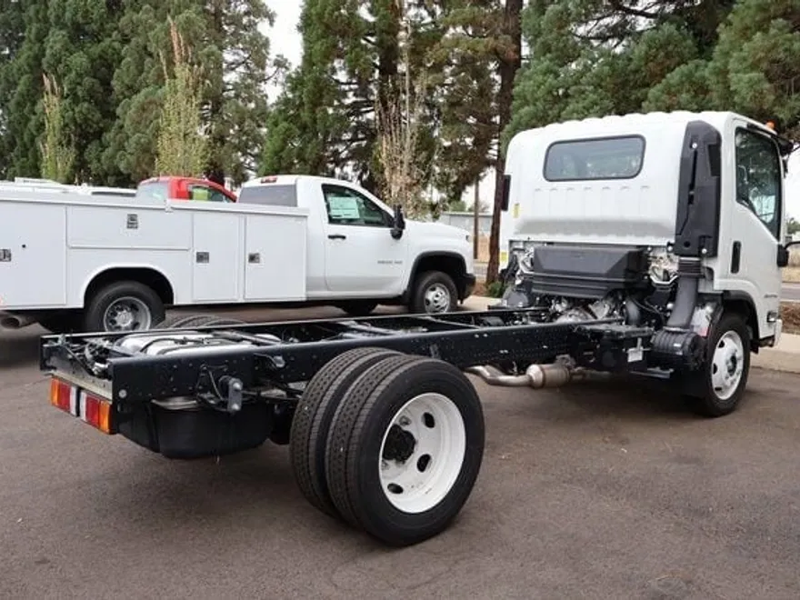 2025 Chevrolet Silverado 4500HD photo 1