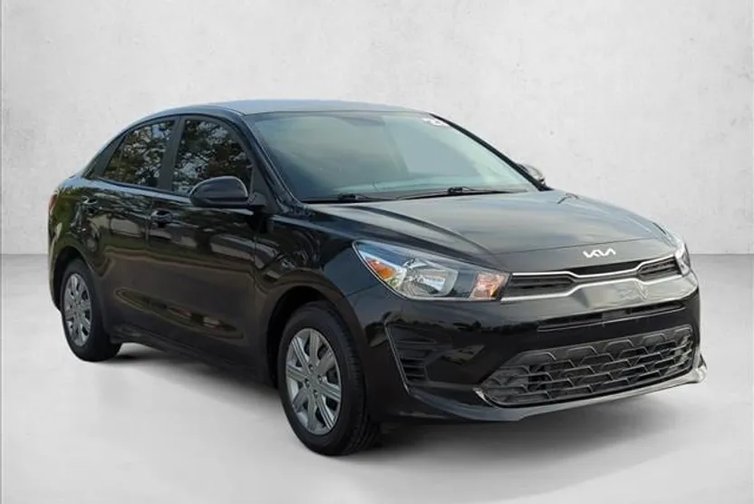 2023 Kia Rio LX photo 1