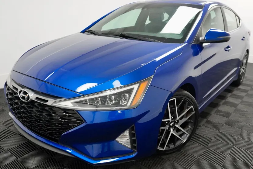 2020 Hyundai Elantra Sport photo 1