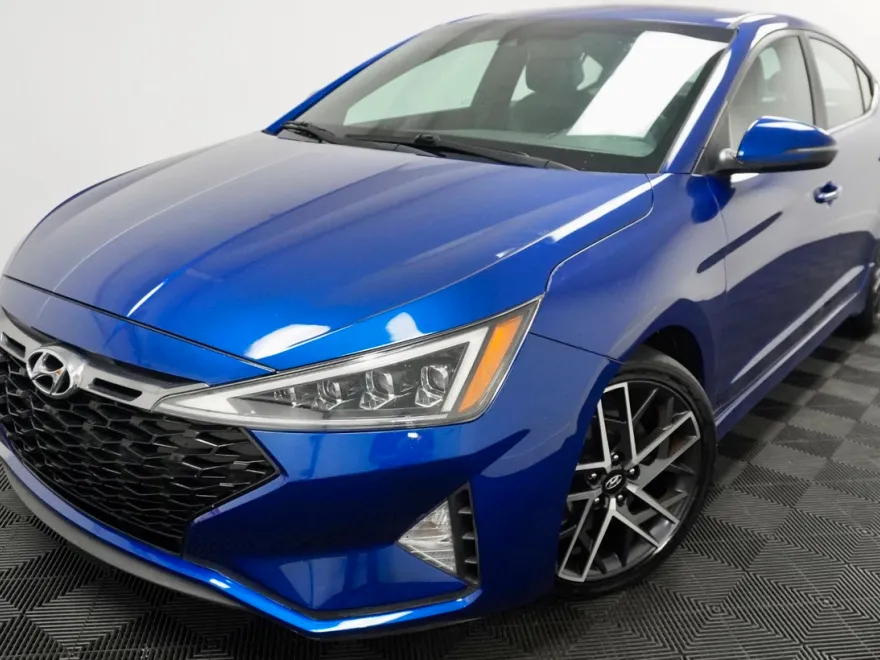 2020 Hyundai Elantra Sport photo 1