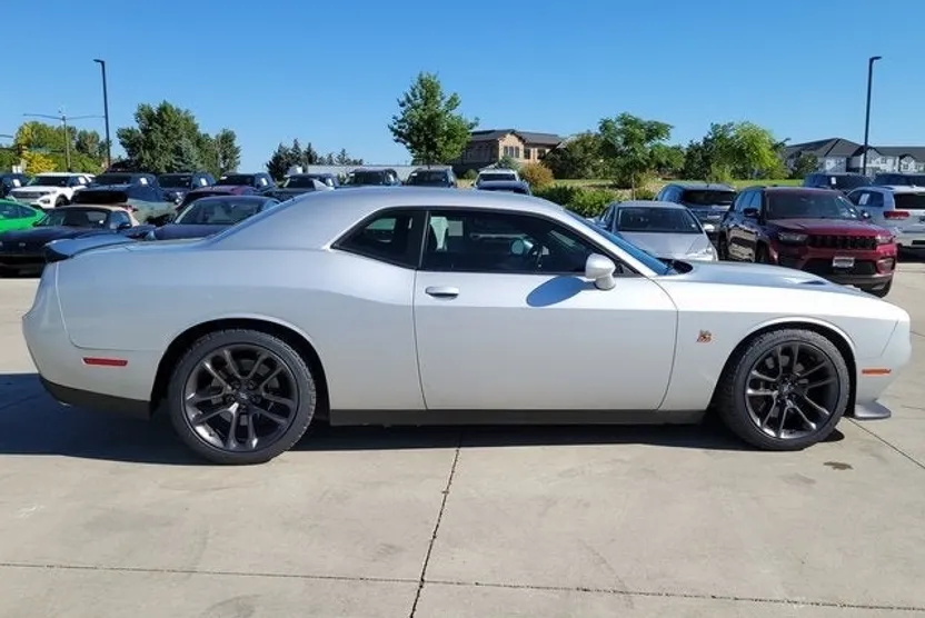 2021 Dodge Challenger R/T Scat Pack photo 1