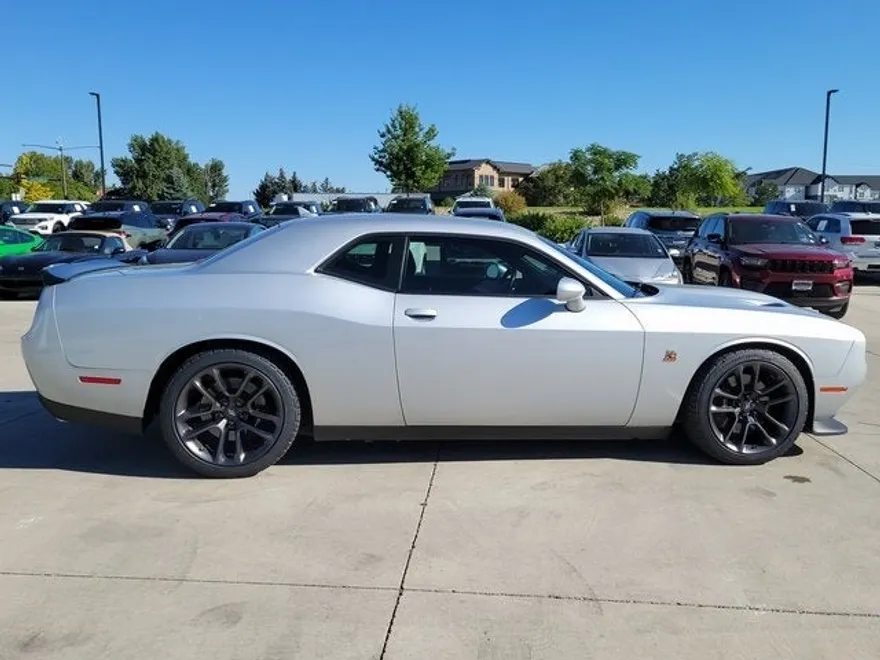 2021 Dodge Challenger R/T Scat Pack photo 1