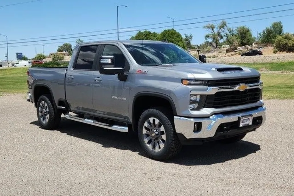 2025 Chevrolet Silverado 2500HD LT photo 1