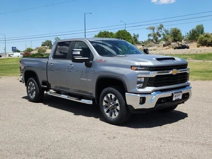 2025 Chevrolet Silverado 2500HD LT photo 1