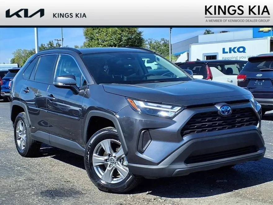 2024 Toyota RAV4 Hybrid LE photo 1