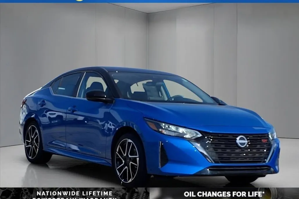 2025 Nissan Sentra SR photo 1